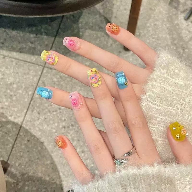 100 Mini Ciondoli in Resina a  - Nail Art Quirky recensione e prezzo