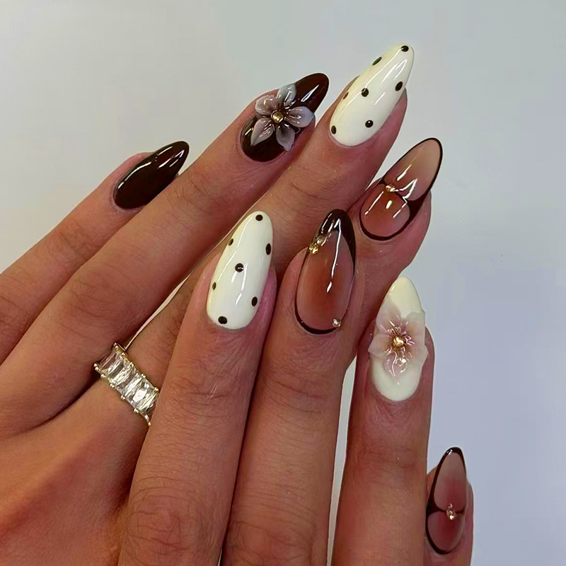 Set di 24 Unghie Finte a Mando - Press On Nail Set recensione e prezzo